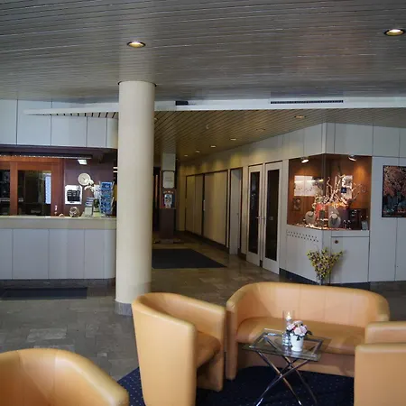 מלון Europarkhotel International 4*